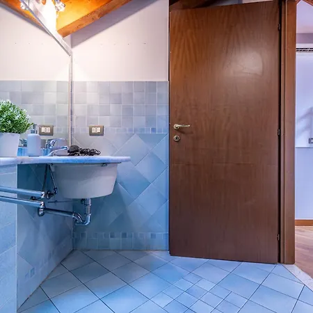 Romantic Suite Navigli - 15Min Duomo - Free Parking Milan Exterior photo